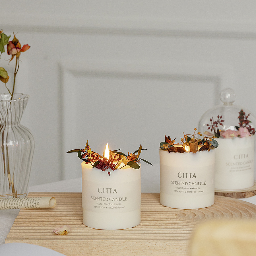 Scented Candle With Dried Flower