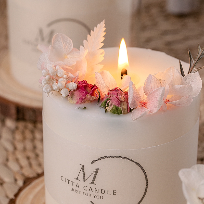 Scented Candle With Dried Flower